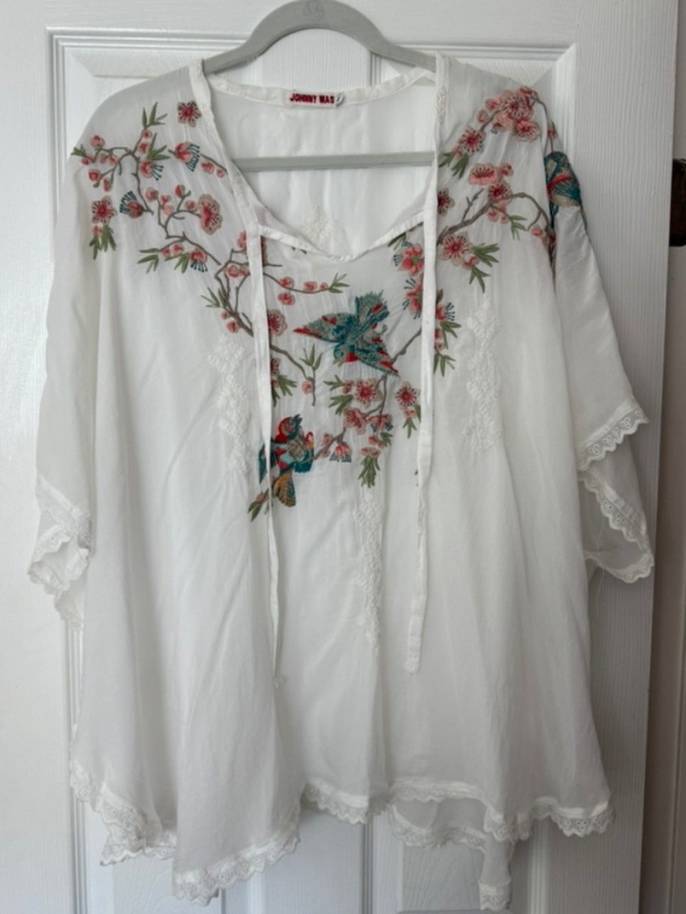Johnny Was Embroidered Blouse (Size Large / Never Worn!)